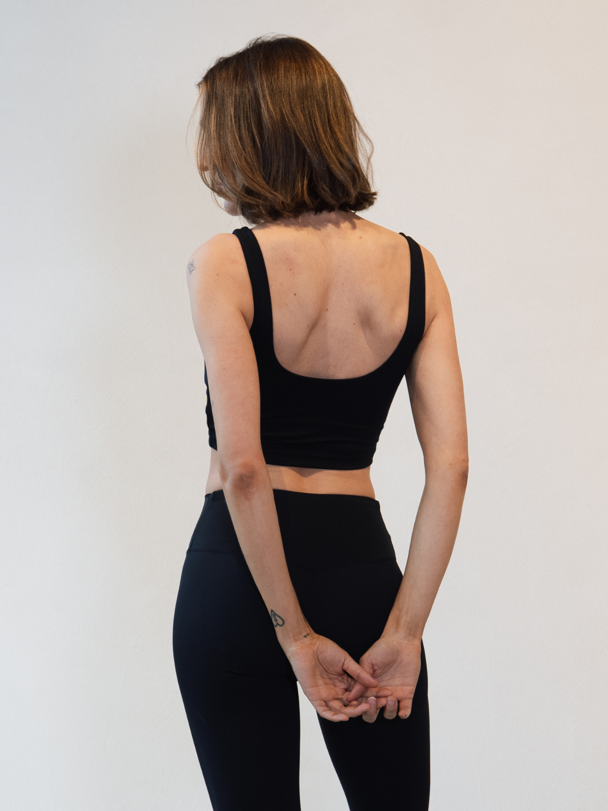 JOSIE V-NECK ACTIVE TOP - Black