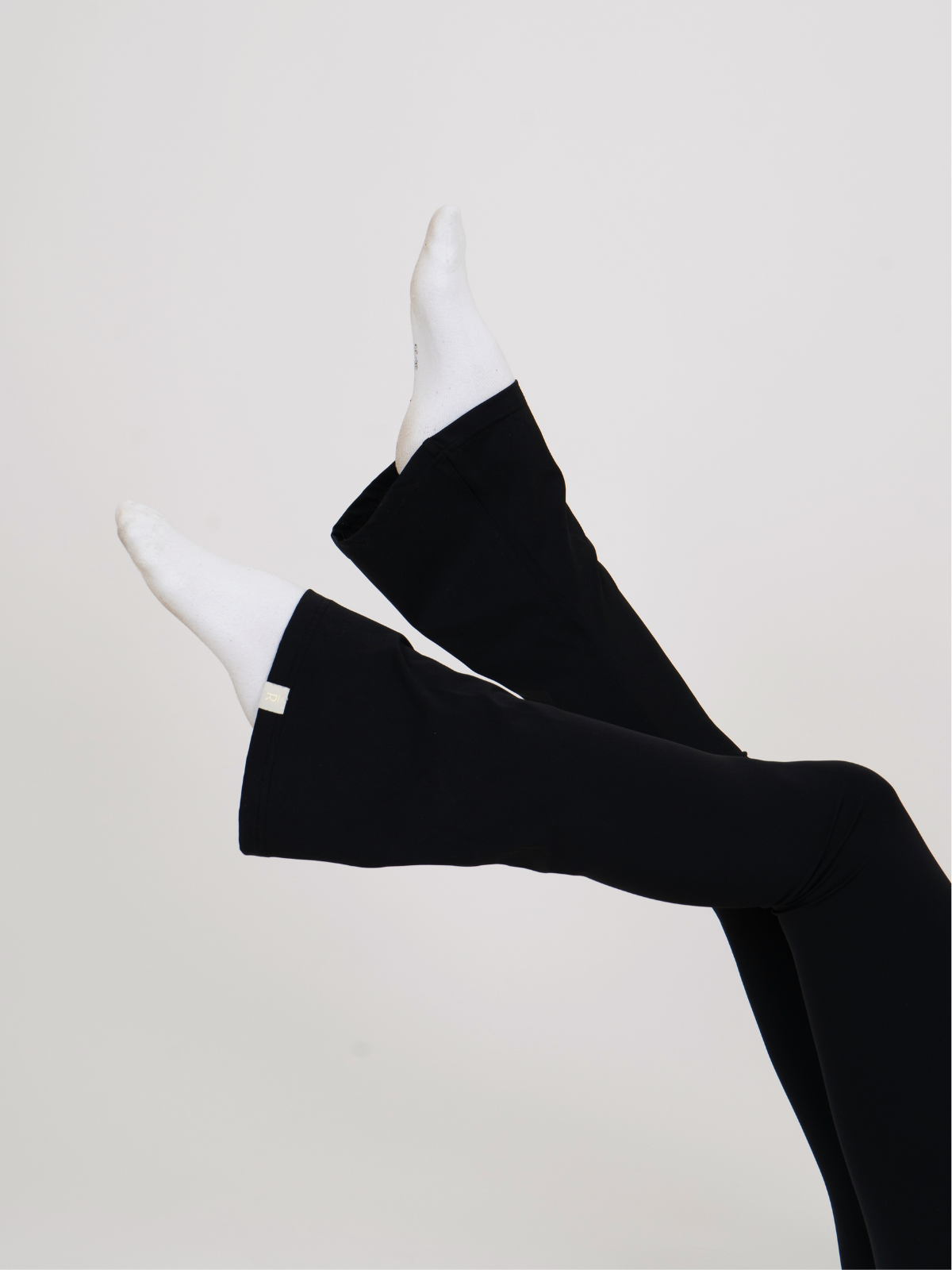 FLARED PILATES LEGGINGS - Black