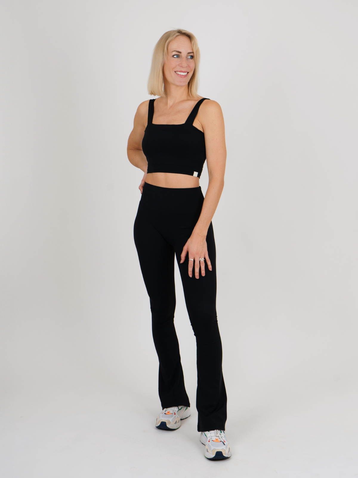 FLARED PILATES LEGGINGS - Black