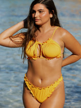 Bikini Top und Bottom Set in gelb gerippt premium Stoff Palmar Swimwear am Meer