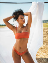 Model im Bikini Palmar Swimwear nachhaltig 
